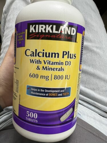 Kirkland Signature - 鈣片 & 維他命 D3 & 礦物質 600毫克 800IU 500片 photo review
